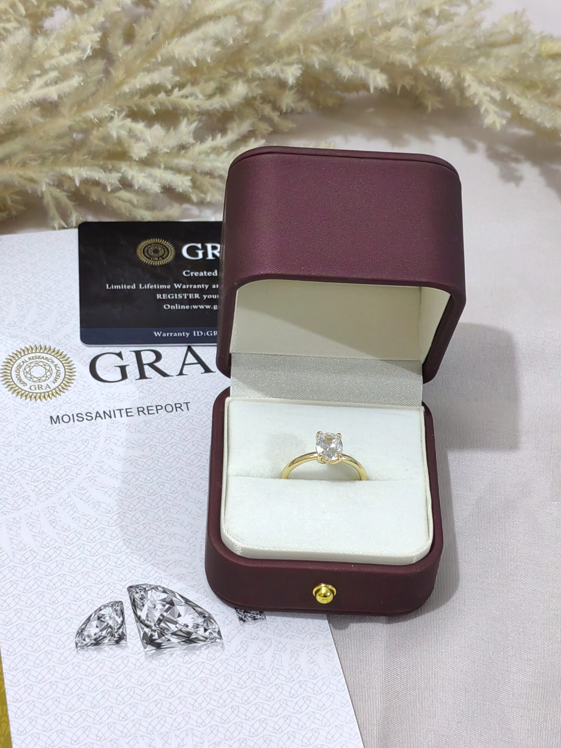 Oval Moissanite Ring - Image 4